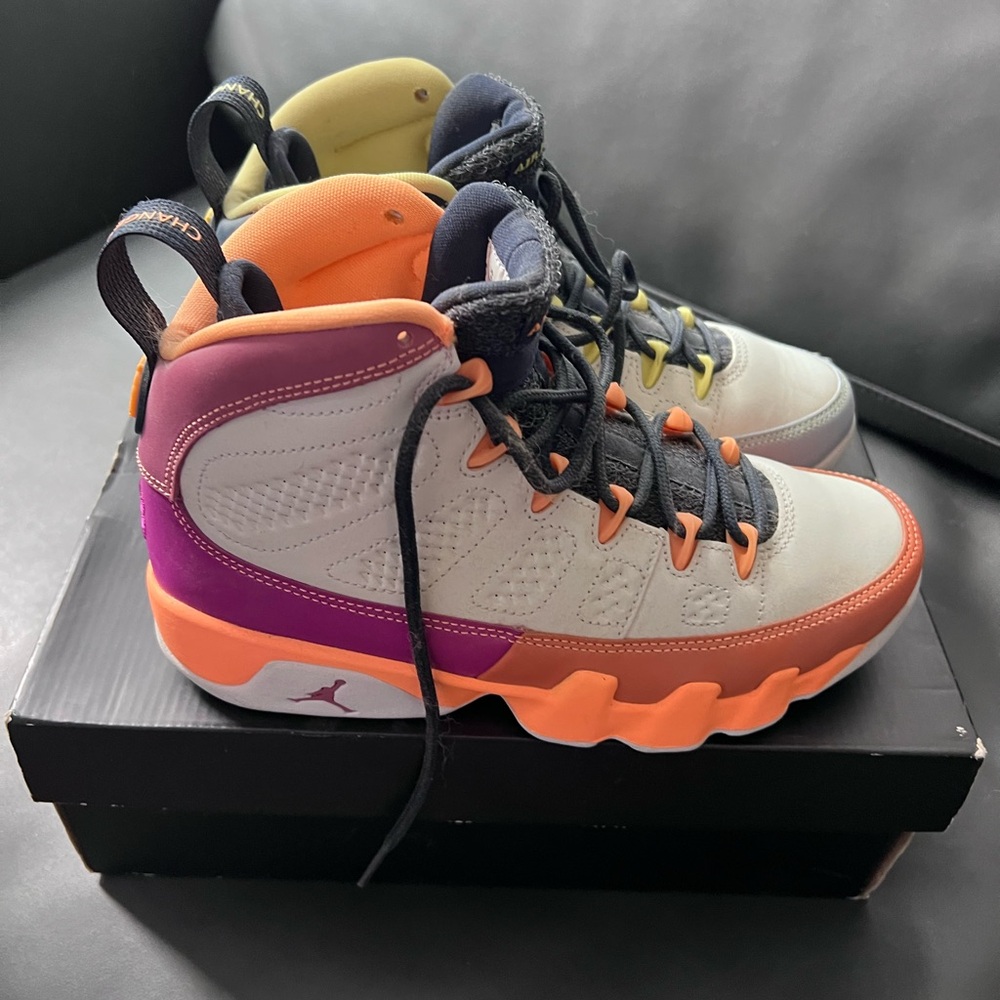 Air Jordan Retro women’s sneakers - Picture 7 of 9
